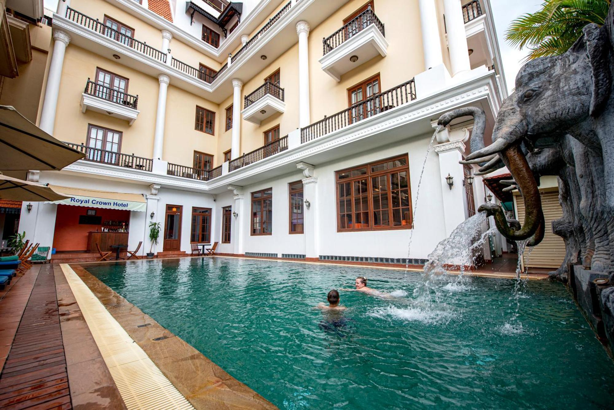 Royal Crown Hotel Siem Reap Exterior photo