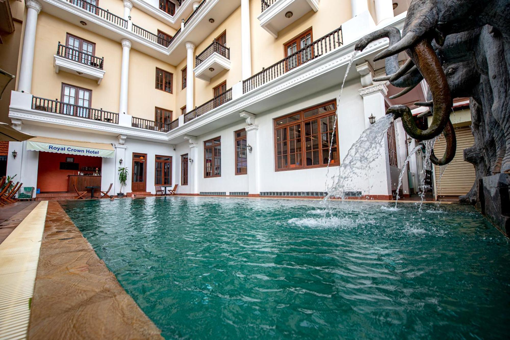 Royal Crown Hotel Siem Reap Exterior photo